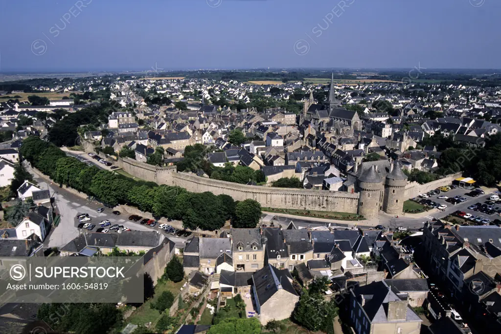 France, Loire-Atlantique (44) Guerande peninsula, aerial view of Guerande medieval village
