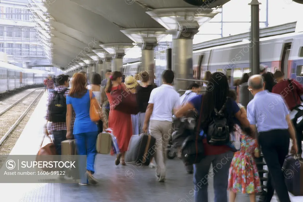 France, Paris, Gare de Lyon, crowd