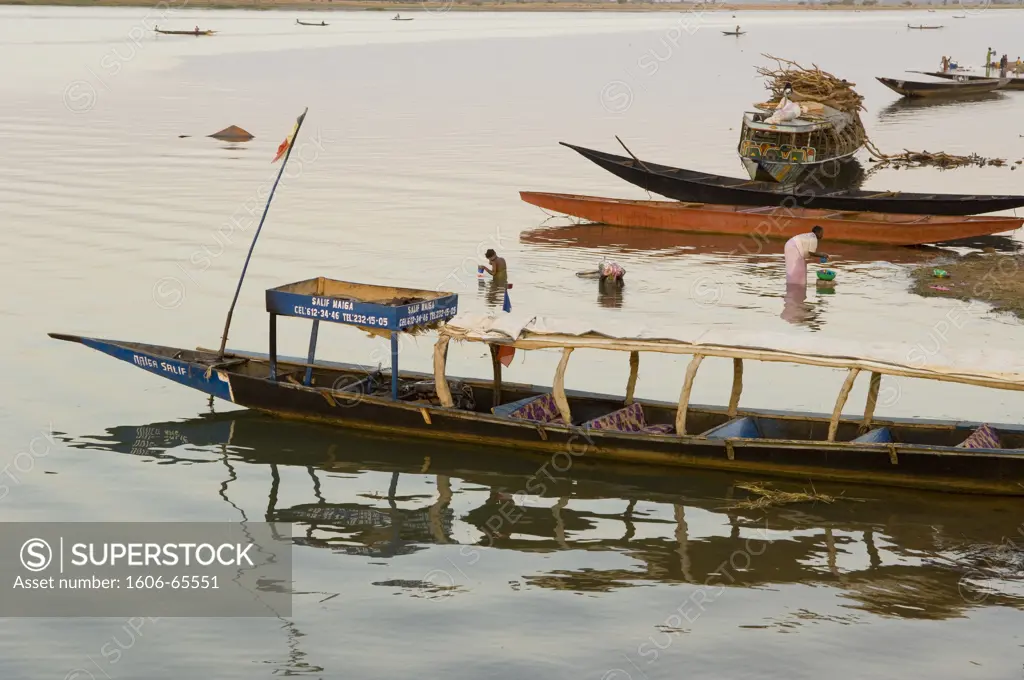 Africa, Mali, Segou city, boats on banks of the river Niger