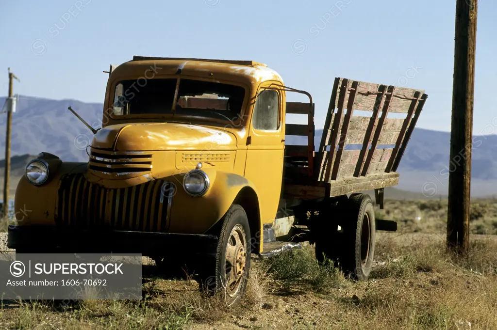 USA, Arizona, 66 road, Kingmam, old yellow truck