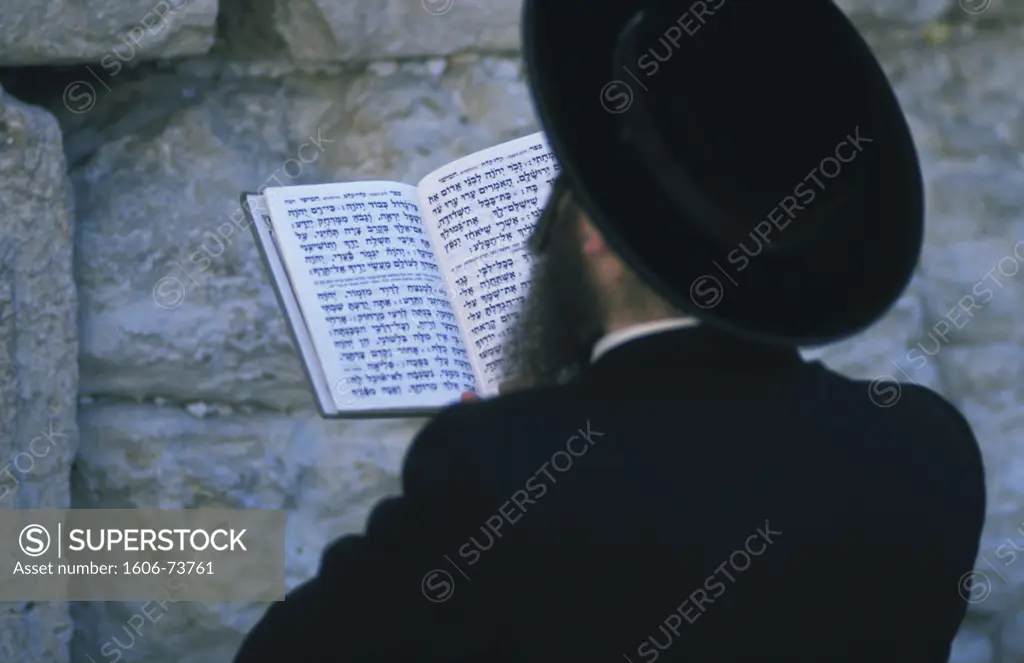 Israel, Jérusalem, Orthodox Jew praying at the Kotel, also called Western Wall or wailing wall