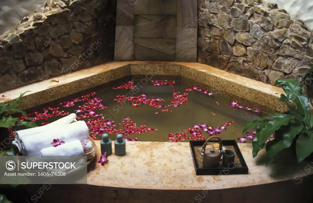 Thaïlande, Koh Samui, Floral bath at Tongsai Bay spa, Koh Samui