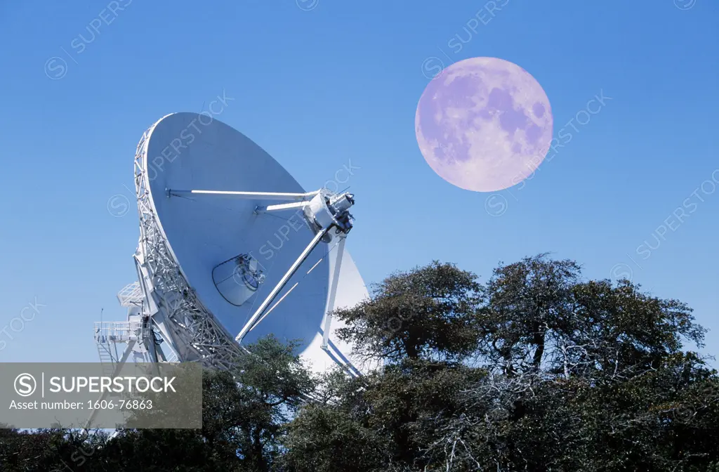USA, Arizona, Kitt Peak National Observatory, radio telescope, full moon