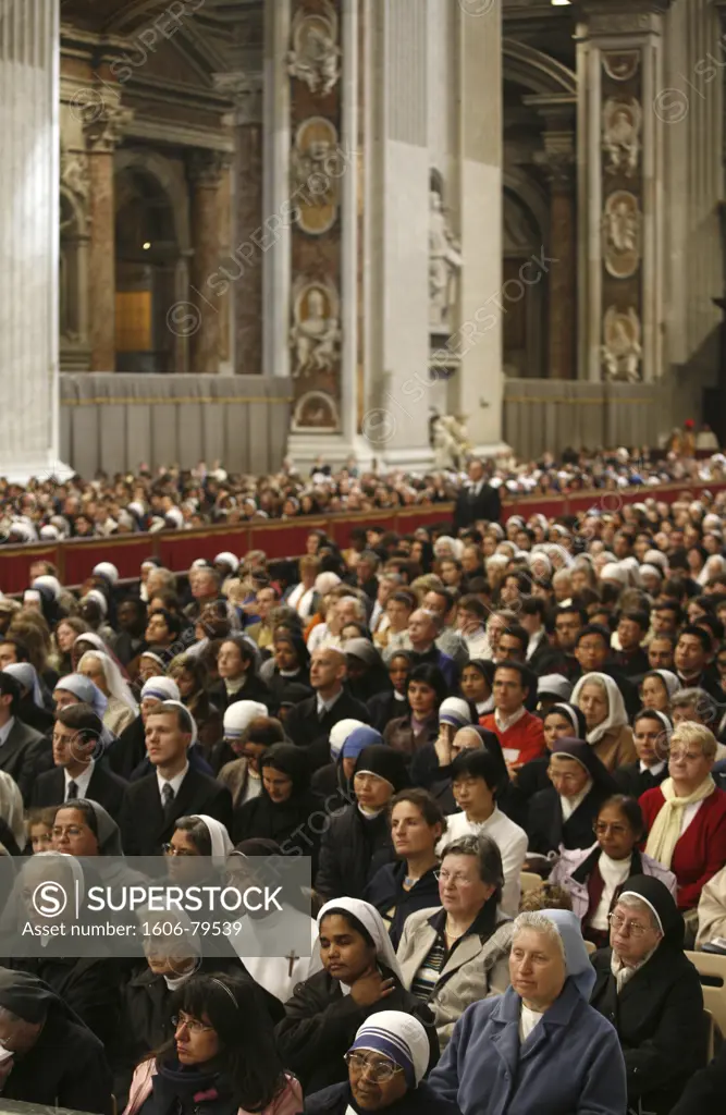 Italie, Latium, Rome, Easter thursday mass in Saint Peter's basilica