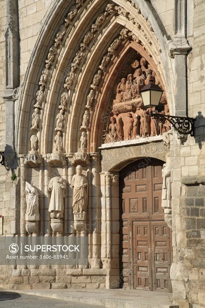 Spain, Castilla Leon, Burgos, Iglesia de San Esteban church, door