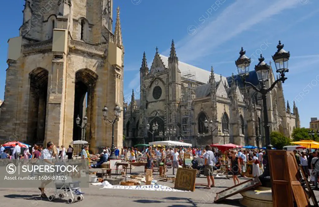 France, Aquitaine, Gironde, Bordeaux, St Michel tower and basilica, secondhand market