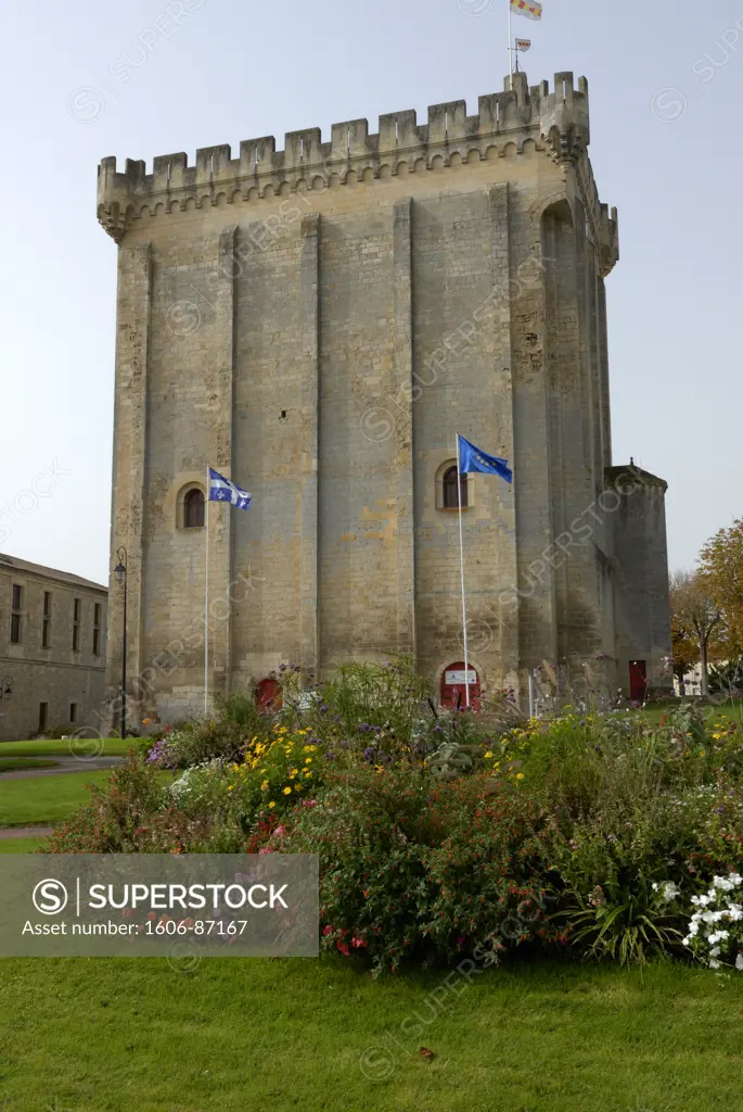 France, Poitou-Charentes, Charente-Maritime, Pons donjon