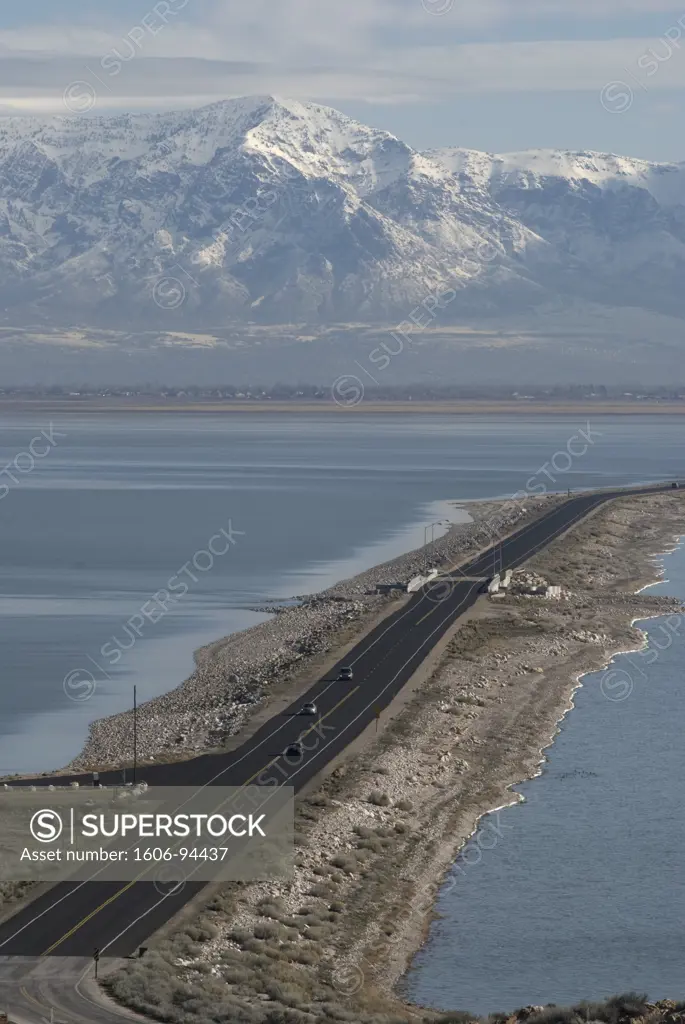 USA, Utah, road between Antelope Island and Salt Lake City