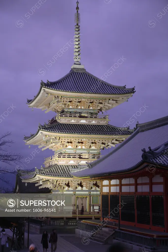 Japan, Kansai, Kyoto, Kiyomizu dera buddhist temple, pagoda