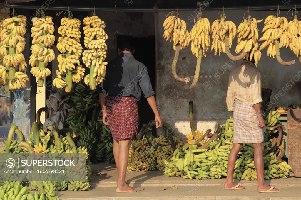 India, Kerala, Alappuzha, Alleppey, banana shop