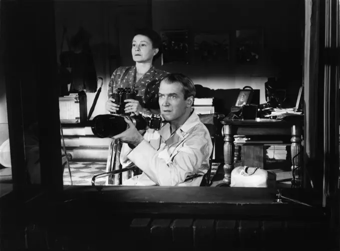 Thelma Ritter and James Stewart , Rear Window , 1954 réalisé par Alfred Hitchcock Paramount Pictures