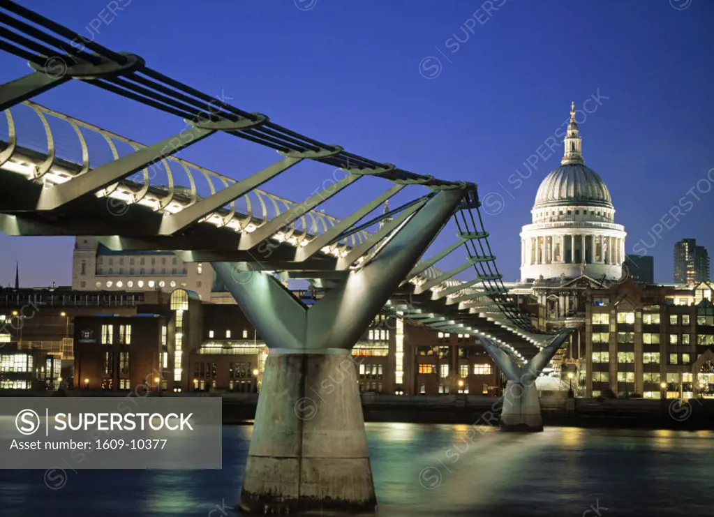 Millennium Bridge & St. Paul´s, London, England