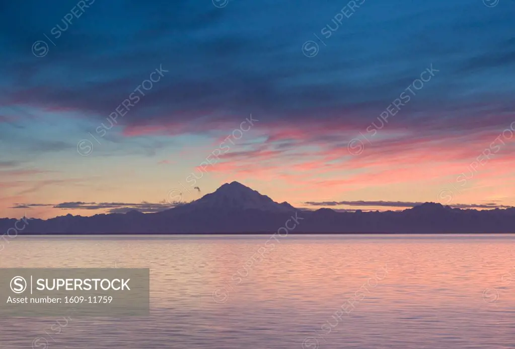 Redoubt volcano, Cook Inlet, Kenai Peninsula, Alaska, USA