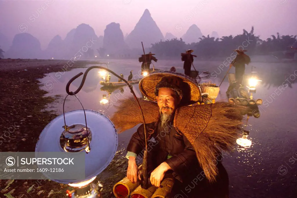 Li River / Cormorant Fisherman on Bamboo Rafts, Guilin / Yangshou, Guangxi Province, China