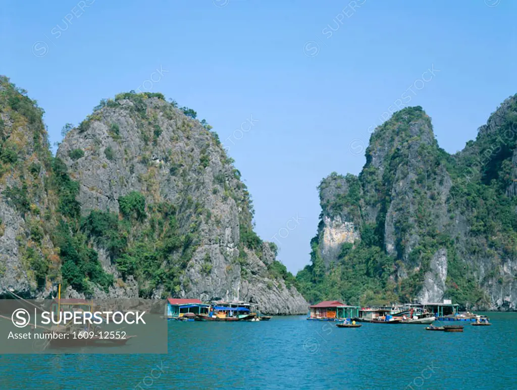 Halong Bay / Karst Limestone Rocks / House Boats, Vietnam