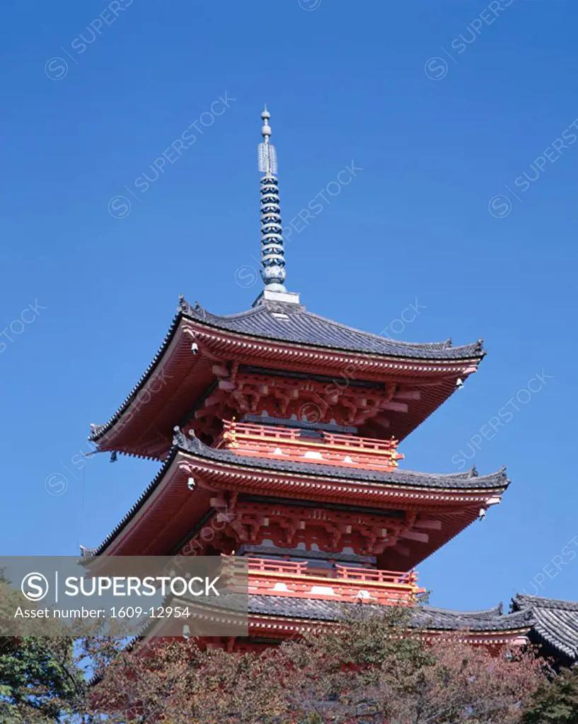 Kiyomizu Temple (Kiyomizu-dera) / Pagoda, Kyoto, Honshu, Japan