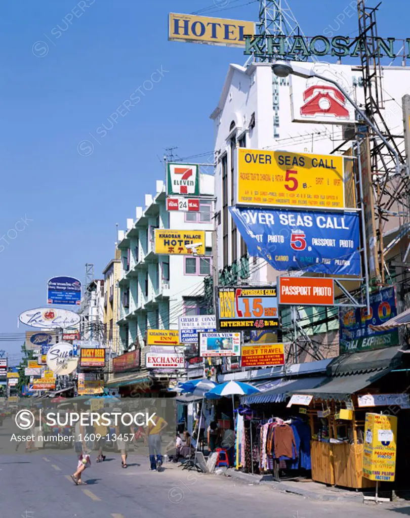 Khao San Road / Street Scene / Tuk-tuks & Shoppers, Bangkok, Thailand