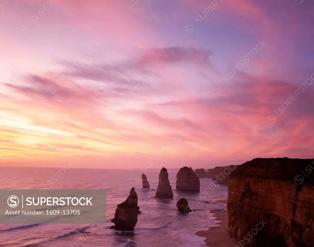Port Campbell National Park / Twelve Apostles at Sunset, Melbourne, Victoria, Australia