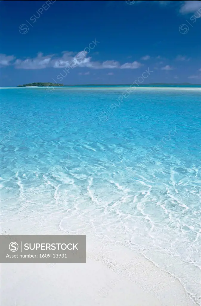 Aitutaki Lagoon / Sand & Water, Aitutaki, Polynesia / South Pacific, Cook Islands