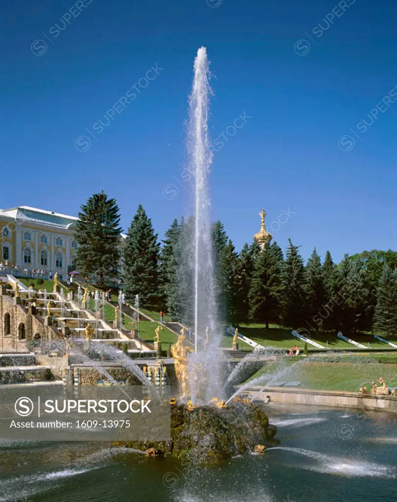 Peterhof Palace (Petrodvorets Palace) / The Great Palace, St.Petersburg, Russia