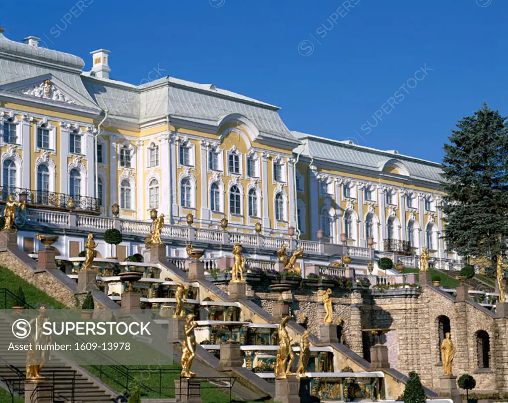 Peterhof Palace (Petrodvorets Palace) / The Great Palace / The Grand Cascade, St.Petersburg, Russia