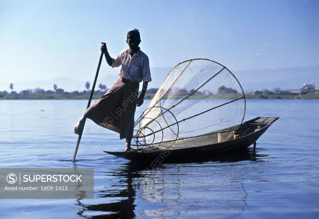 Intha fisherman, Inle Lake, Myanmar (Burma)