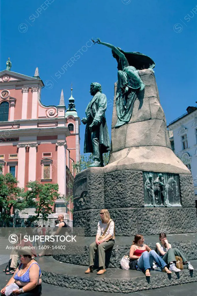 Preseren Square / Preseren Statue & The Franciscan Church, Ljubljana, Slovenia
