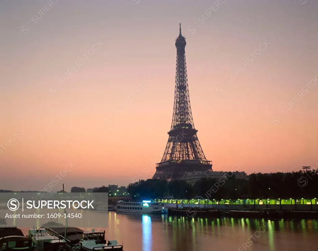 Eiffel Tower (Tour Eiffel) & The Seine River at Dawn, Paris, France