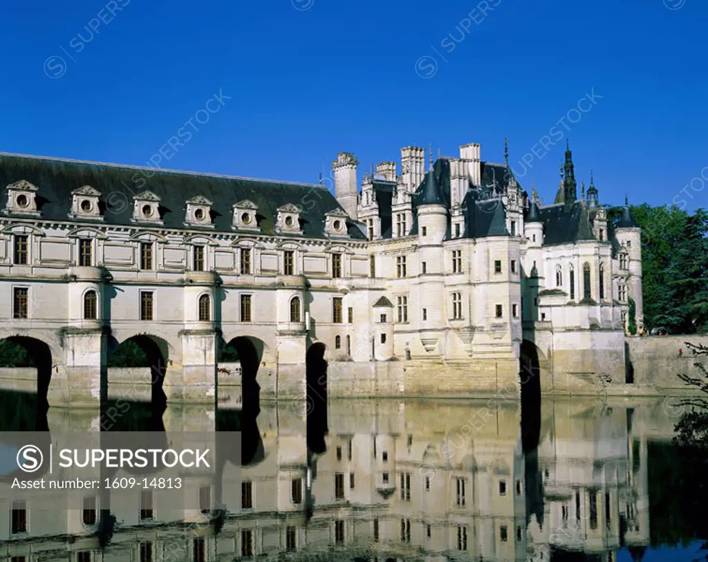 Chenonceau Castle (Chateau de Chenonceau) & Cher River, Chenonceau, Loire Valley, France