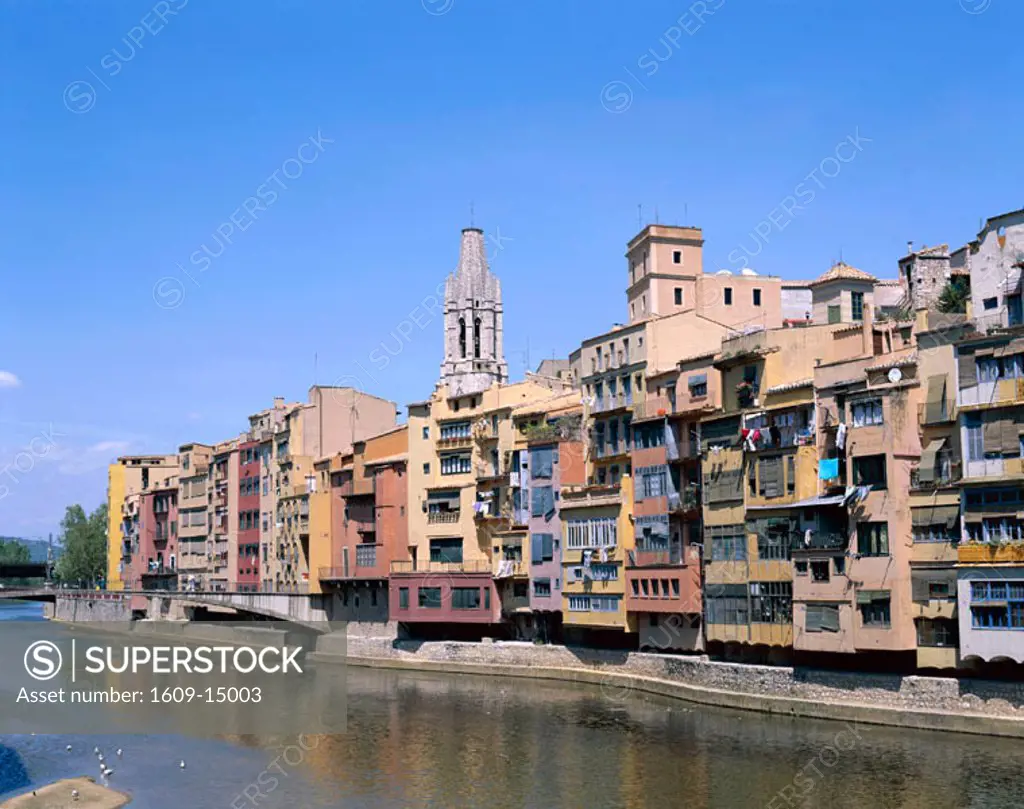 Town View / Painted Houses & Riu Onyar River, Girona, Catalonia, Spain