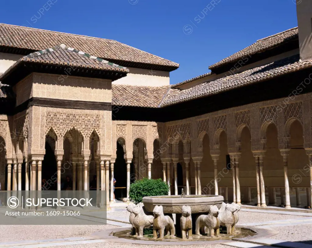 The Alhambra / Patio of the Lions (Patio de los Leones), Grenada, Andalusia, Spain