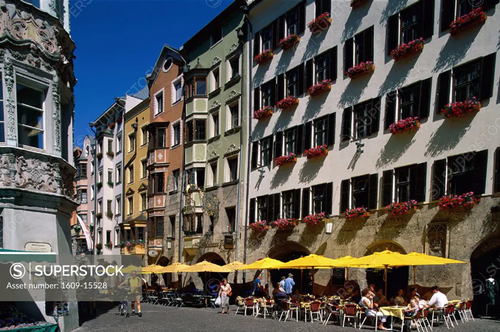 Old Town (Altstadt) / Outdoor Cafes, Innsbruck, Tirol (Tyrol), Austria