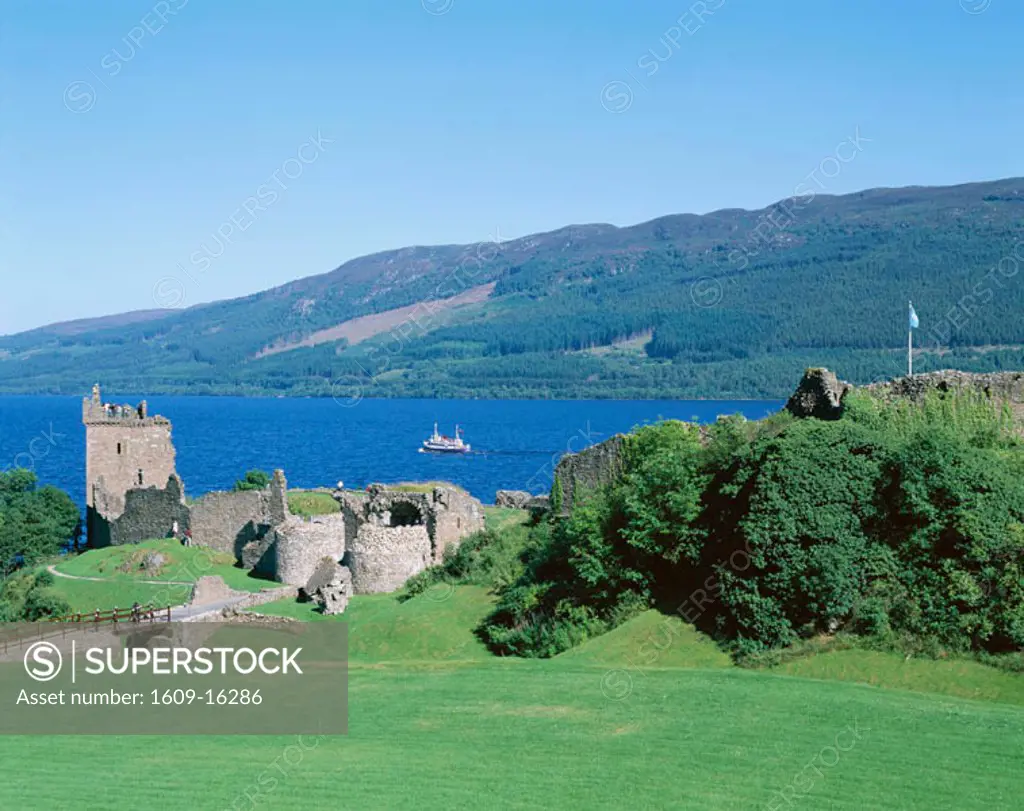 Loch Ness / Urquhart Castle, Highlands, Scotland