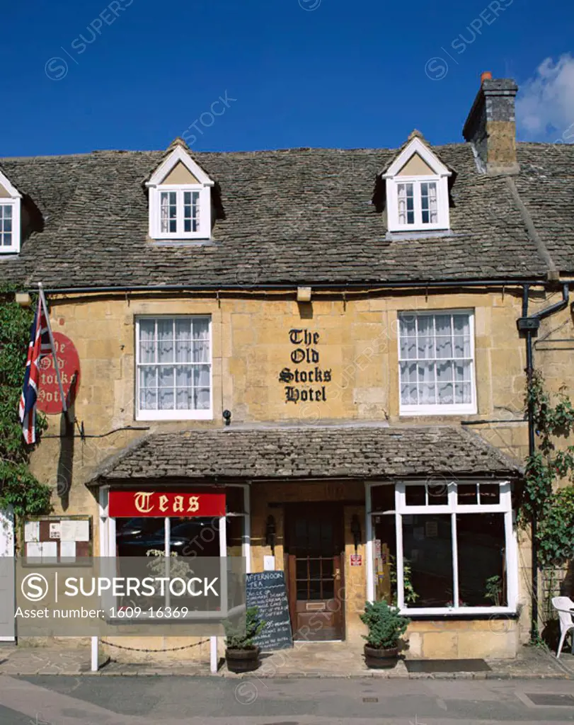 Stow-on-the-Wold / Old Stocks Hotel, Cotswolds, Gloustershire, England