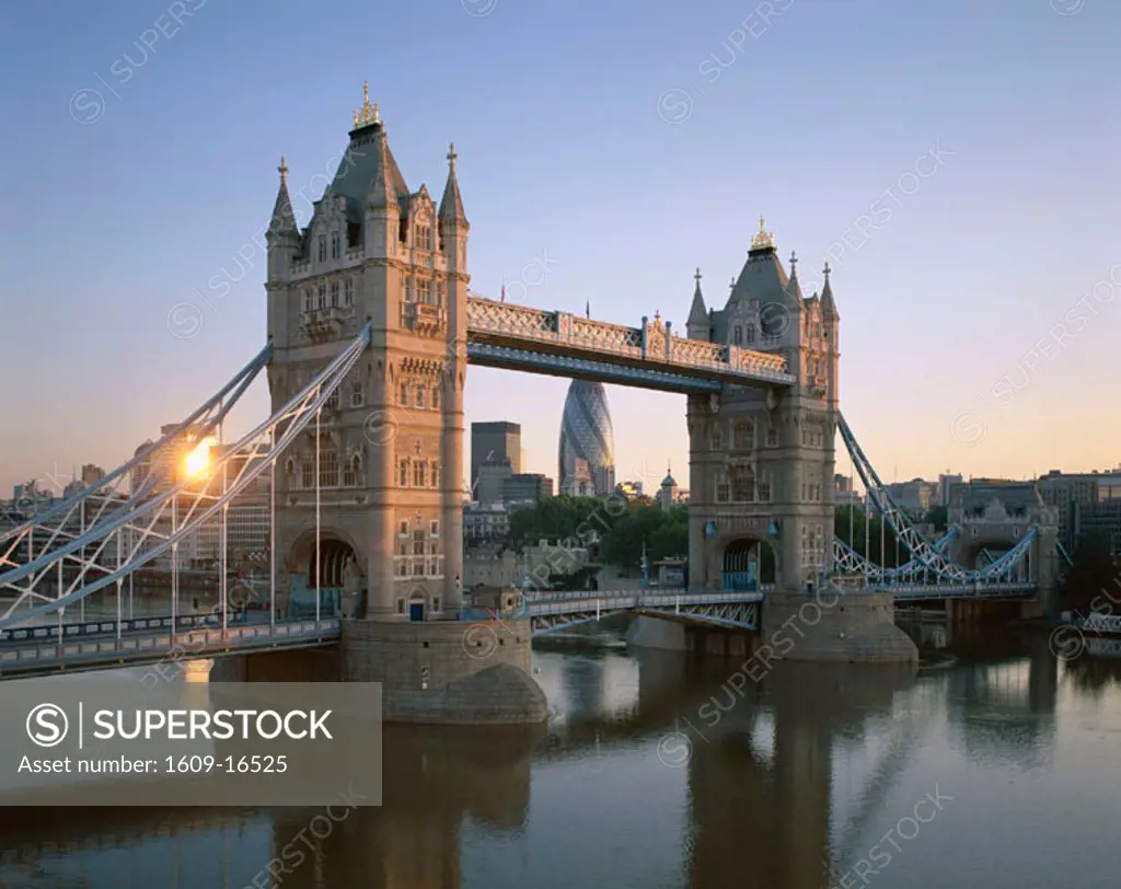 Tower Bridge & Thames River / Dawn, London, England
