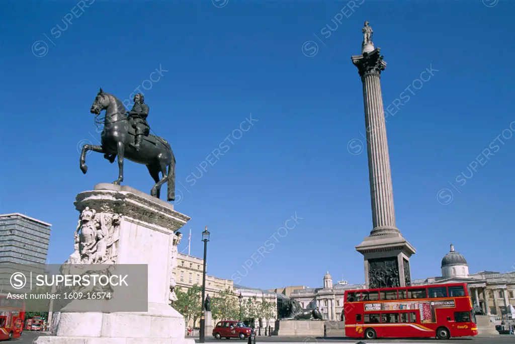 Trafalgar Square / Doubledecker Bus & Nelson´s Column  , London, England