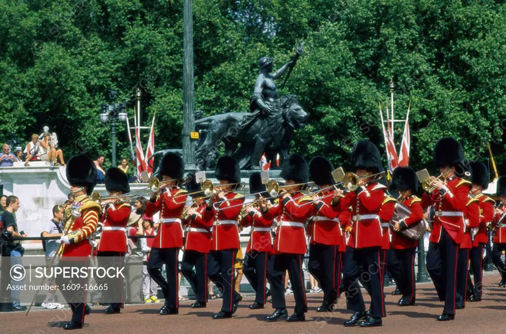Buckingham Palace / Changing of the Guard, London, England