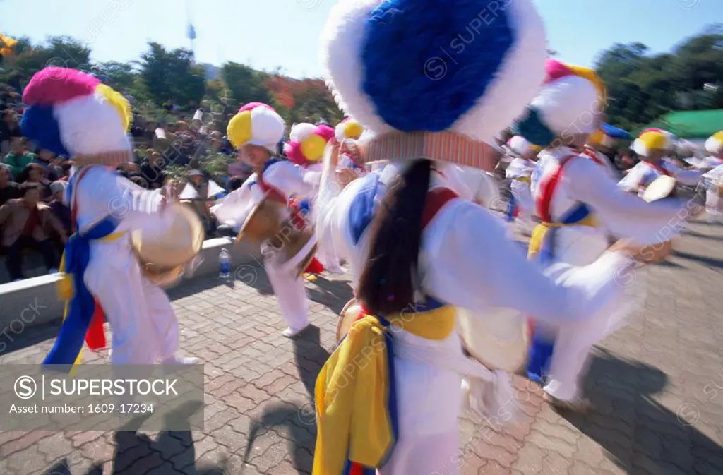 Korea, Seoul, Namsangol Hanok Village, Farmers Dance