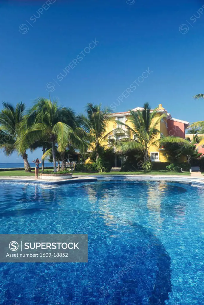 Swimming pool, Ixtapa, Mexico