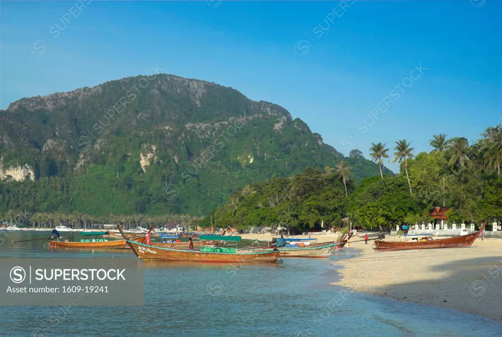 Traditional longtail boats, Ao Ton Sai (Ton Sai Bay), Ko Phi Phi, Thailand