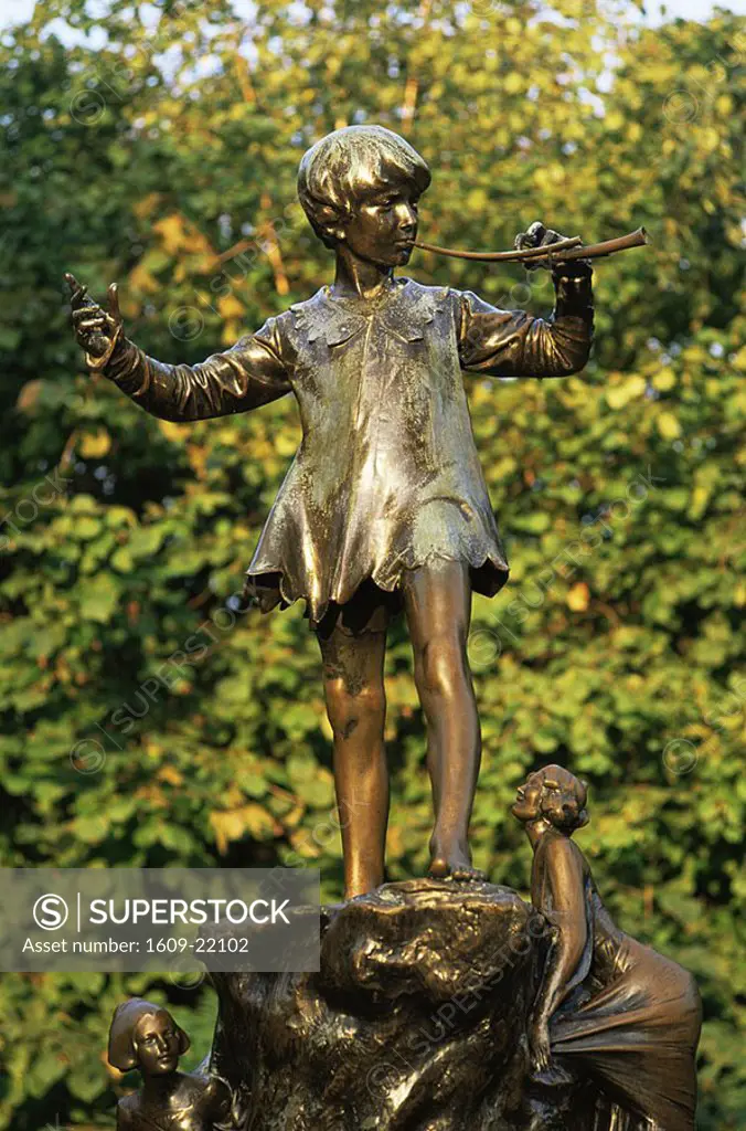 England, London, Kensington Gardens, Peter Pan Statue