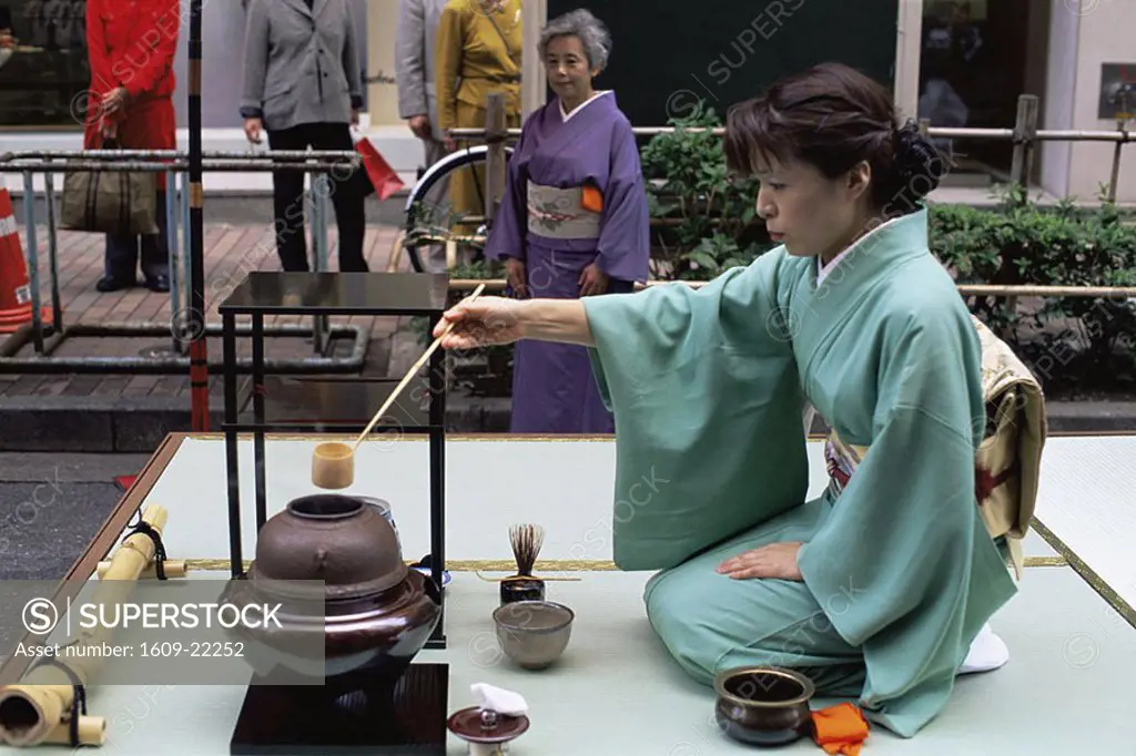 Japan, Tokyo, Ginza, Traditional Tea Ceremony