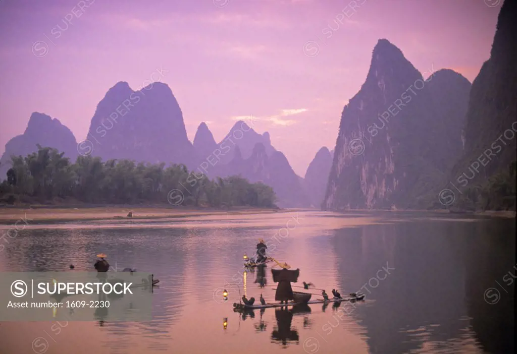 Cormorant fishermen, Xingping, Li River, Guangxi, China