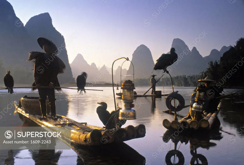Cormorant fishermen, Li River, Yangshuo, Guangxi, China