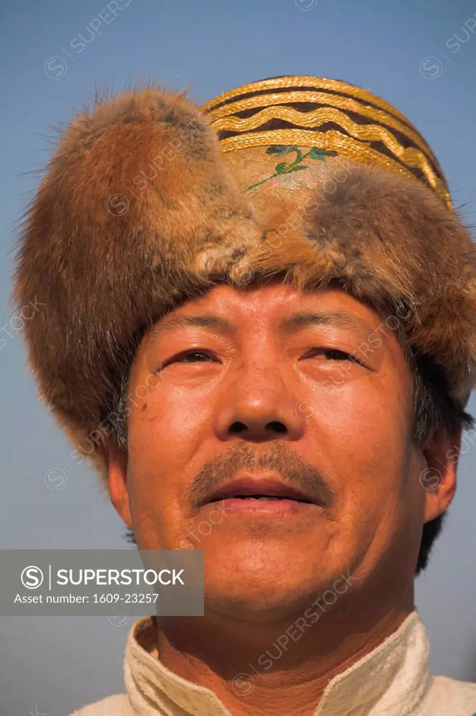 Nepal, Kathmandu, Bagmati, Bodhnath Buddhist stupa, Lhosar Tibetan and Sherpa New Year festival, Tibetan man