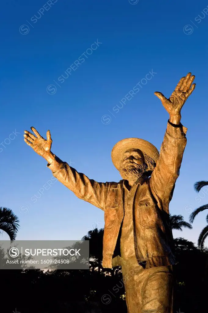 Bermuda, Welcome to Bermuda _ statue of Johnny Barnes