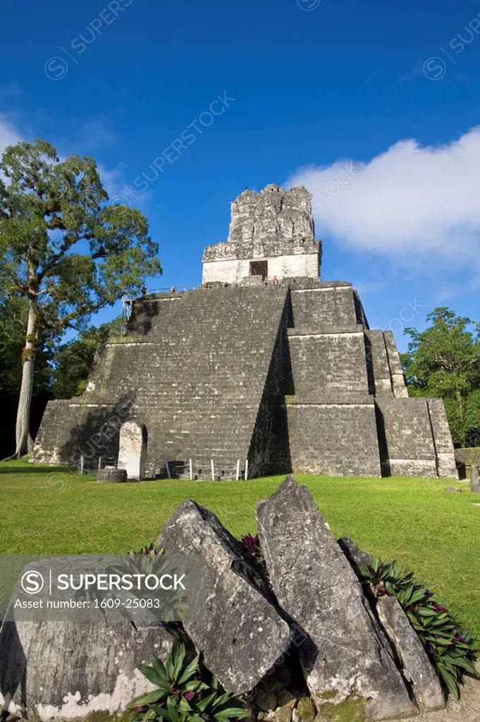 Guatemala, El Peten, Tikal, Gran Plaza, Temple 11