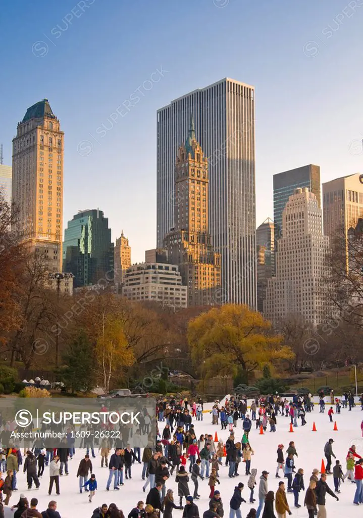 USA, New York City, Manhattan ,Central Park, Wollman Icerink