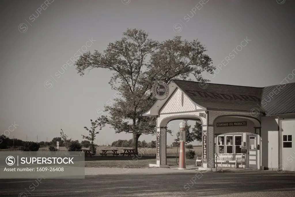USA, Illinois, Route 66, Odell, 1932 Standard Oil Gas Station