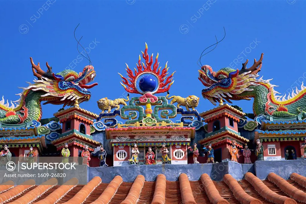 China, Hong Kong, Cheung Chau Island, Rooftop detail of Pak Tai Temple